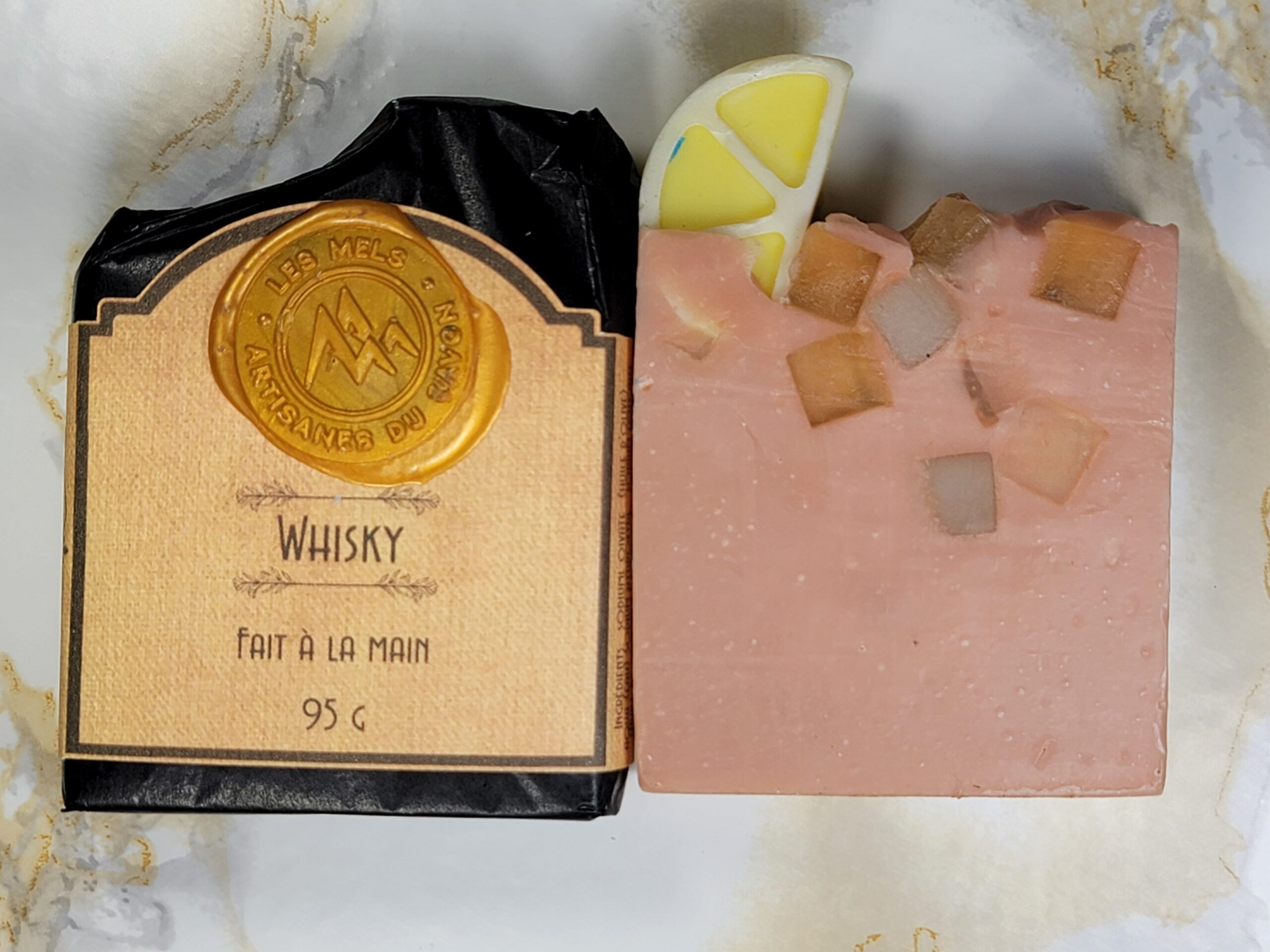 Savon naturel fait à la main Whisky – savon artisanal nourrissant et parfumé au whisky