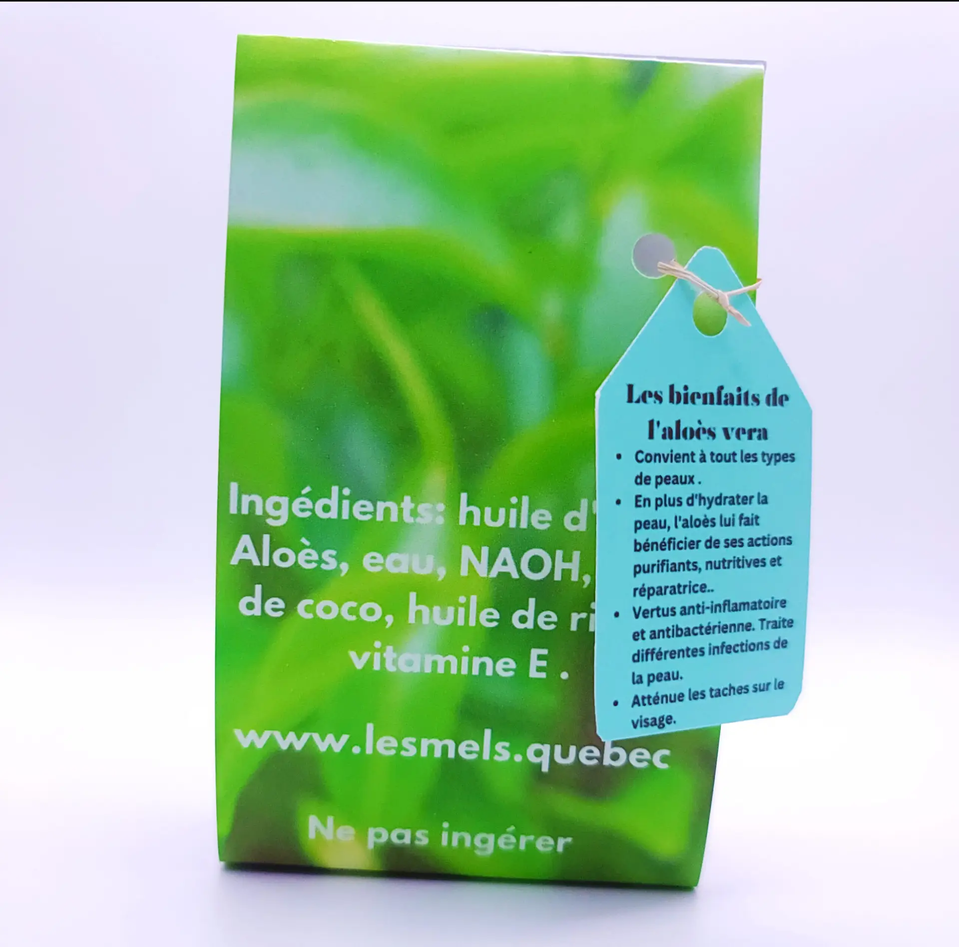 N'attendez plus, et découvrez dès maintenant le savon Aloes & Thé vert sur la boutique en ligne Les Mels. Plongez dans un univers de luxe et de raffinement, et laissez votre peau profiter des bienfaits de cette formule unique et précieuse.