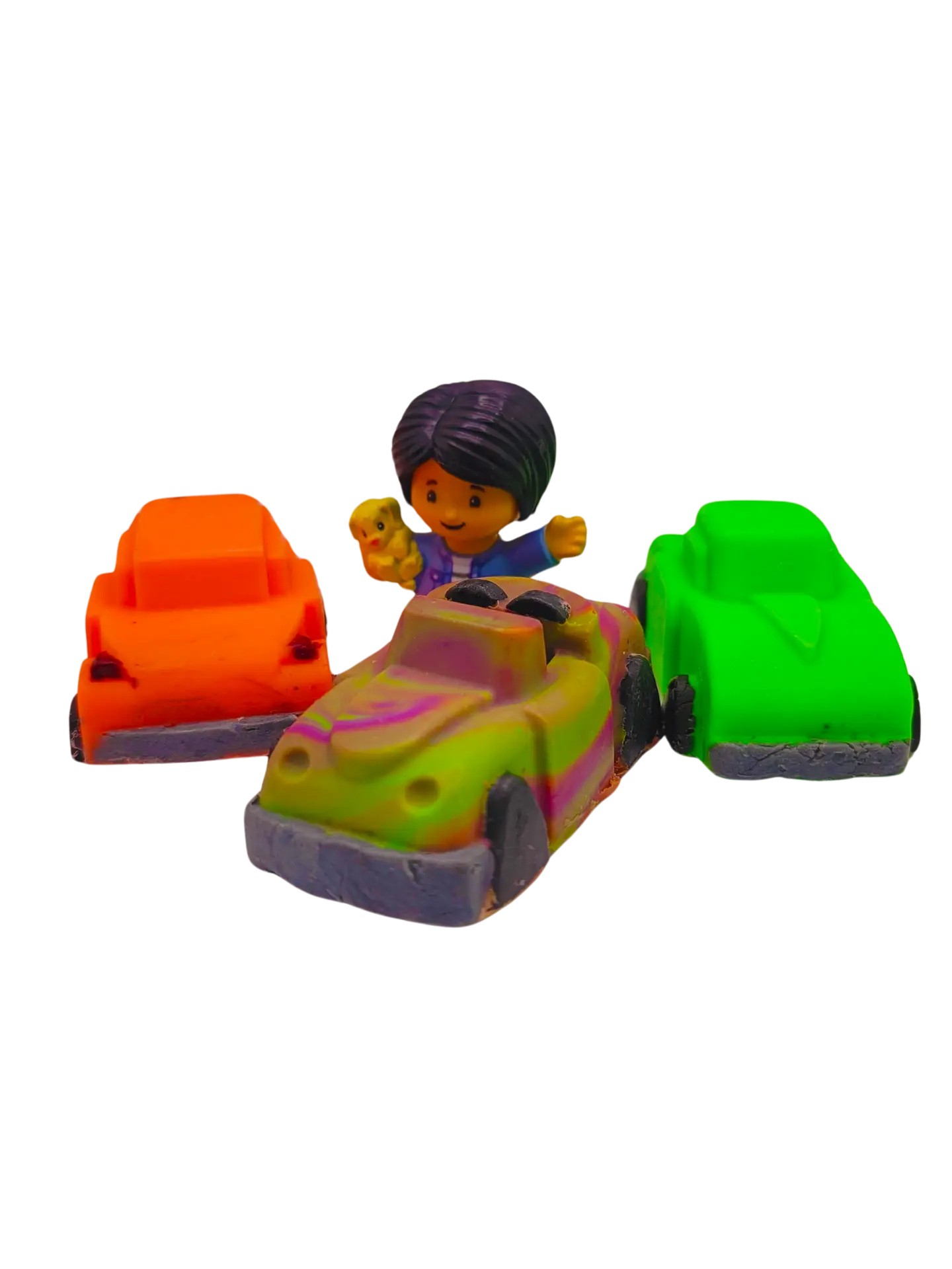 Savon artisanal en forme de voiture pour enfants, fait à la main avec des ingrédients naturels par Les Mels.