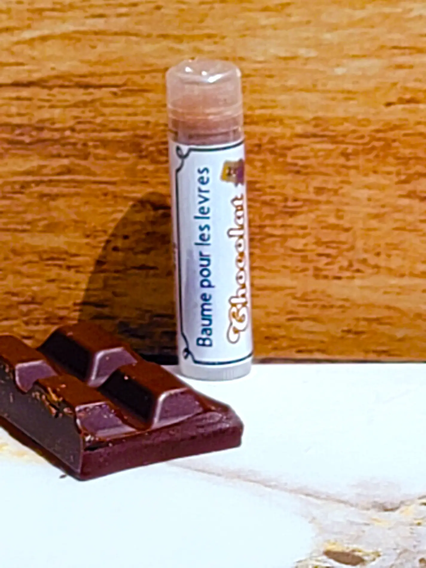 Baume pour les lèvres au chocolat naturel fait à la main