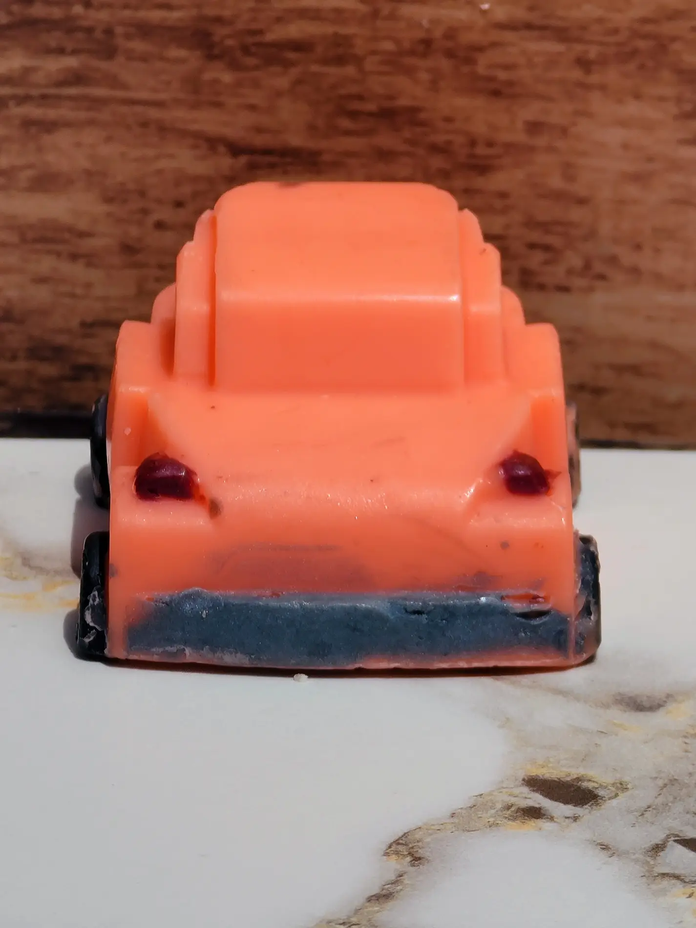 Savon naturel pour enfants en forme de voiture