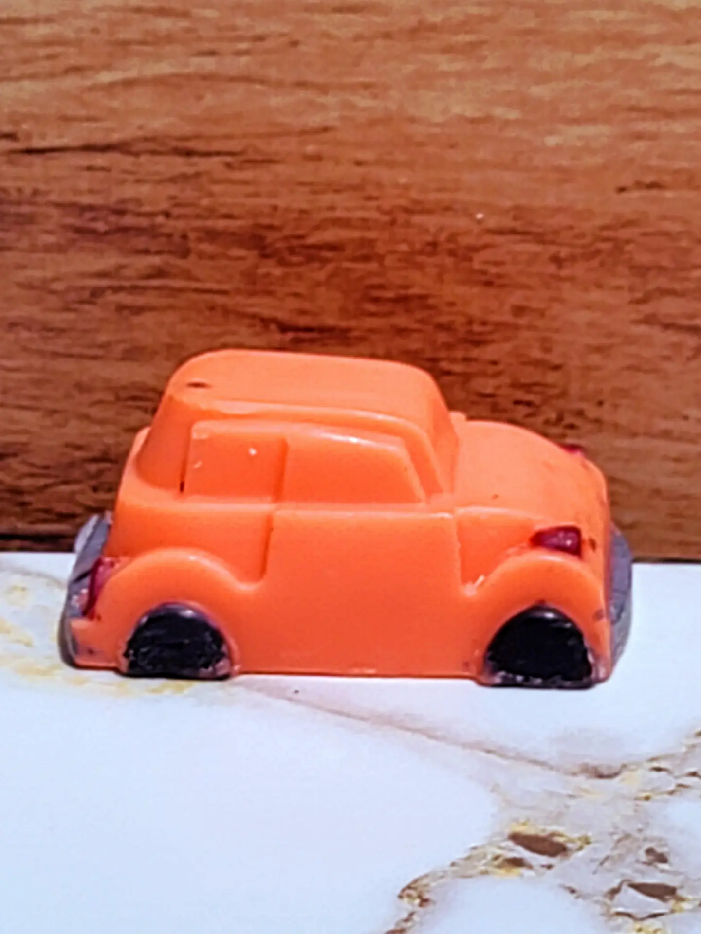 Savon naturel pour enfants en forme de voiture