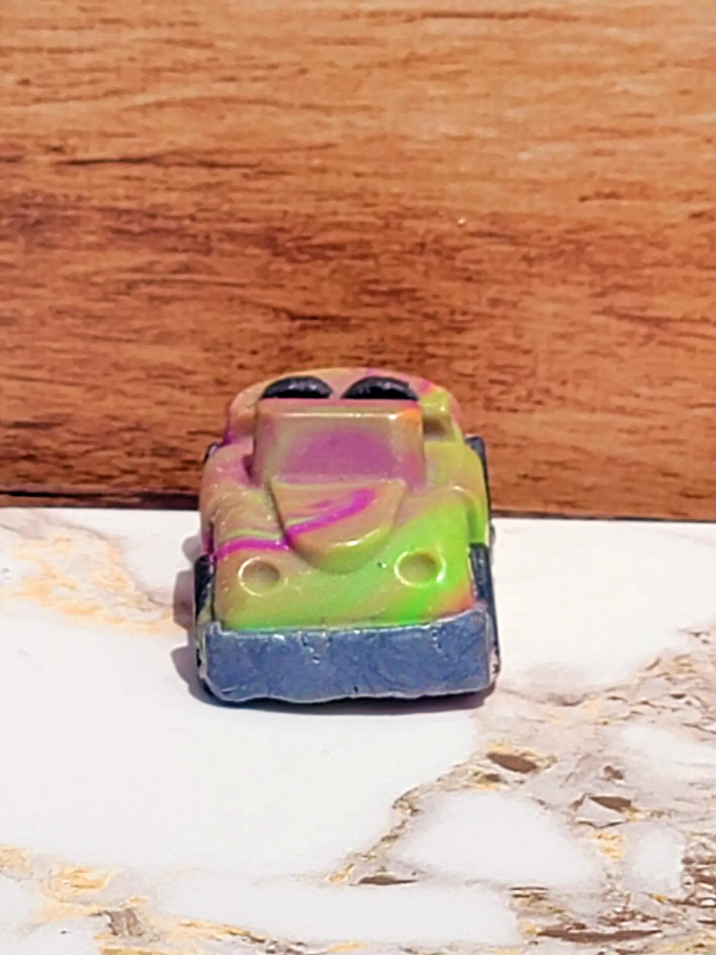 Savon naturel pour enfants en forme de voiture