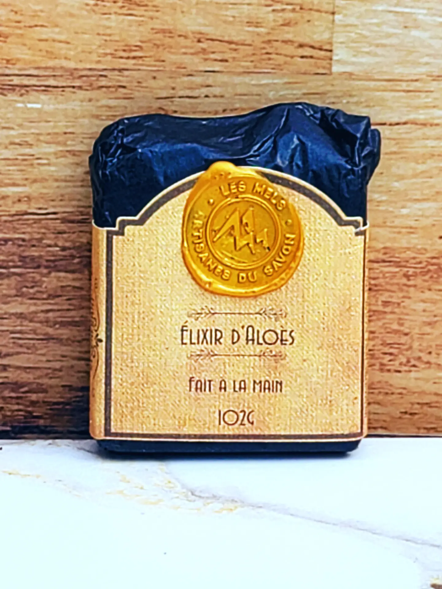 Savon naturel Élixir d'Aloes fait à la main avec aloe vera et huile d'olive.